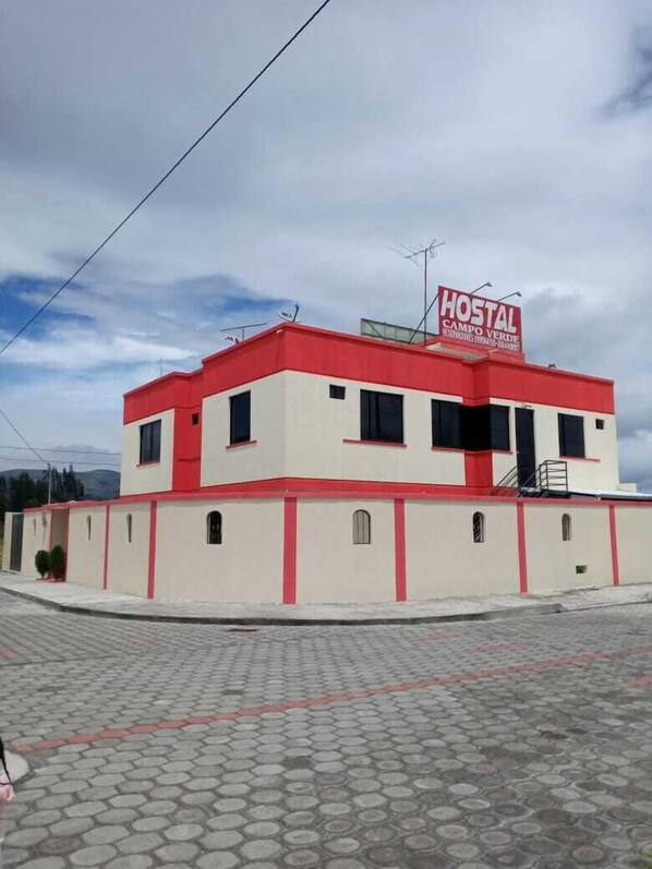 Front of property - Hostal Campo Verde (Latacunga)
