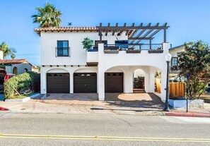 Exterior - Balcony Fire Pit   Walk to Village, Beach and Pier (San Clemente)