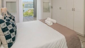 Standard Suite, 3 Bedrooms | Desk, free WiFi, individually decorated, individually furnished - Corner House (Knysna)