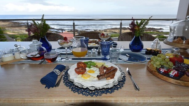 Luxury Room | In-room dining - Zeezicht Guest House (Gansbaai)