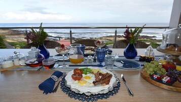 Luxury Room | In-room dining