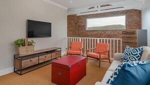 Unclassified image, 5 of 18, button - Fiddlewood House (Knysna)