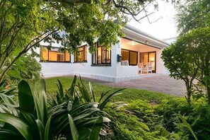 Property grounds - Island Cottage (Knysna)
