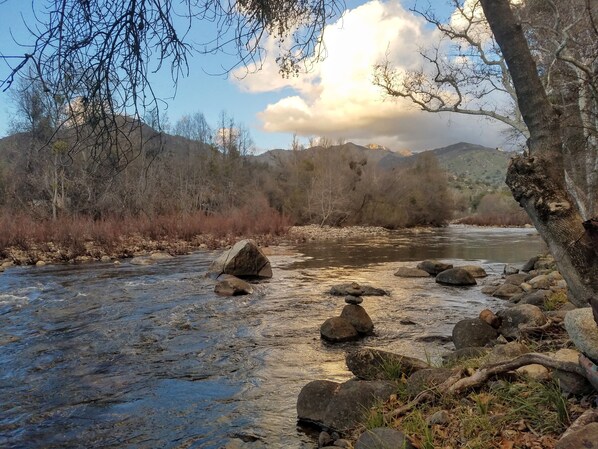 A river with rocks and trees. - Relax Swim and BBQ at Sierra River House (Three rivers)