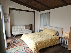 5 bedrooms, free WiFi, bed sheets - Relax Swim and BBQ at Sierra River House (Three rivers)
