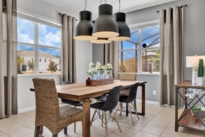Dining - 6 Bedrooms / 6 Bathrooms /  Bella Vida (4564 CL) (Kissimmee)