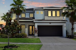 Exterior - 6 Bedrooms / 6 Bathrooms /  Bella Vida (4564 CL) (Kissimmee)
