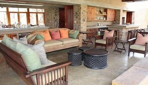 Luxury Cottage, Multiple Bedrooms | Private kitchen