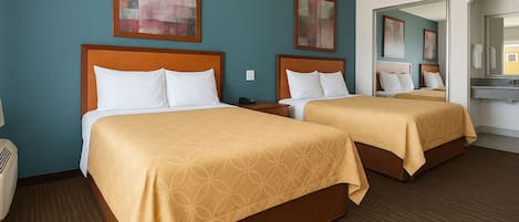 Een bureau, een laptopwerkplek, gratis wifi