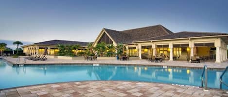 حمّام سباحة خارجي، حمّام سباحة مُدفَّأ