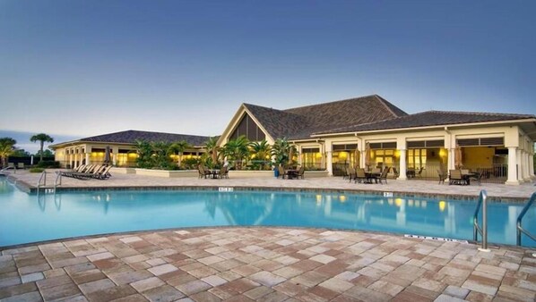 屋外プール、温水プール