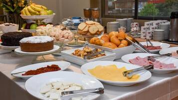 Desayuno buffet incluido entre semana