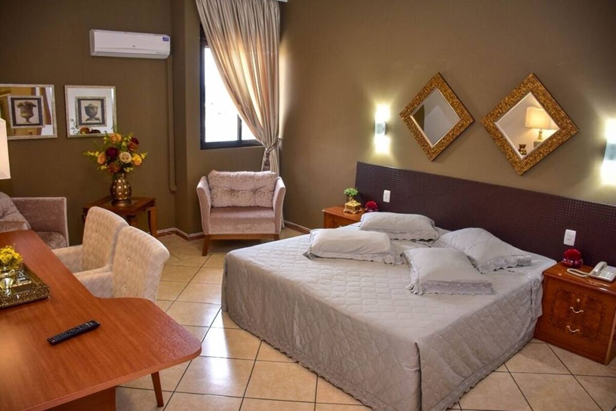 Hypo-allergenic bedding, desk, laptop workspace, free WiFi