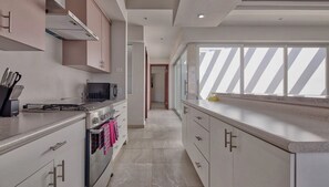 Fridge, microwave, oven, stovetop - Brand new 3 bed/3bath home in the heart of Ensenada! (Ensenada)