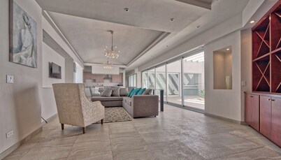 Gorgeous 3 bed/3bath home in the heart of Ensenada!