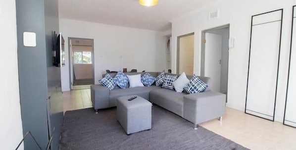 Standard Apartment, 2 Bedrooms | Living room