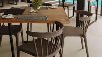 Café da manhã e almoço
