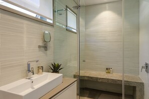 Luxury-Haus, 4 Schlafzimmer | Badezimmer | Dusche, kostenlose Toilettenartikel, Handtücher