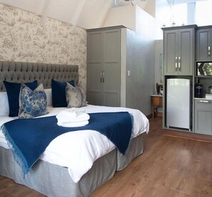 Luxury-Suite, 1 Schlafzimmer | 1 Schlafzimmer, Schreibtisch, kostenloses WLAN