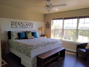 2 Schlafzimmer, Schreibtisch, Reisekinderbett, kostenloses WLAN