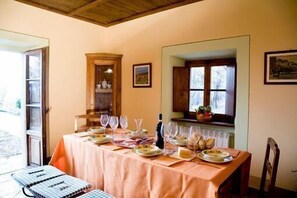 تناول الطعام