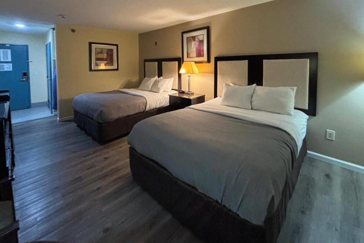 Standard Room, 2 Queen Beds, Non Smoking