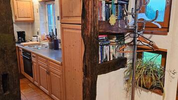 Fridge, microwave, oven, toaster