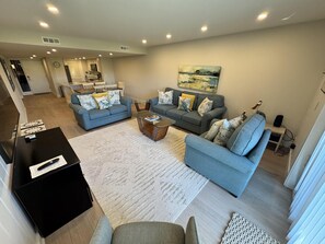 Smart TV, DVD player