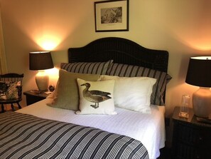 4 chambres, bureau, fer et planche à repasser, accès au Wi-Fi (inclus)