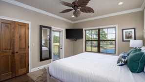 Iron/ironing board, bed sheets