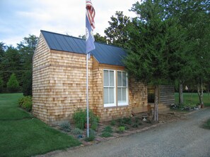 Exterior - Peaceful Light-Filled Cottage Close to Charlottesville (Charlottesville)