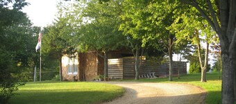 Charming Plainfields Cottage - Close to Charlottesville, Peaceful Outdoors