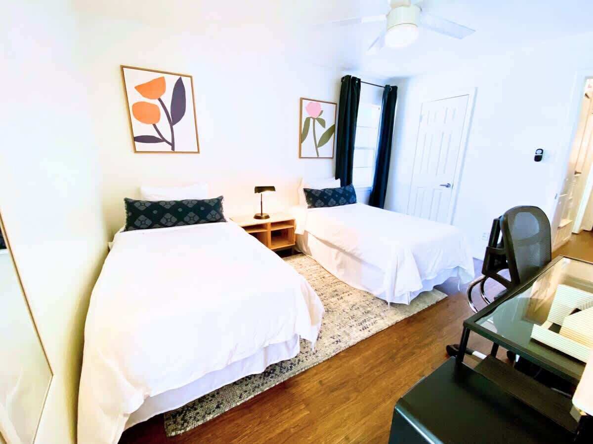 2 多间卧室、熨斗/熨衣板、旅行婴儿床、WiFi