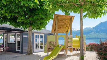 Children’s play area – outdoor