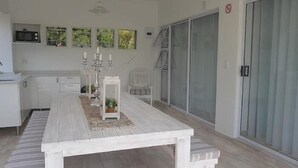 Terrace/patio - Be Our Guest Self Catering Accomodation (Mbombela)