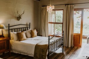 In-room safe, iron/ironing board, free WiFi, bed sheets - The Stables Cottages (Langebaan)