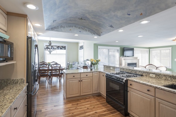 Large equipped kitchen