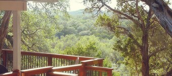 Bandera/Pipe Creek House on Medina River-Large Deck with beautiful view