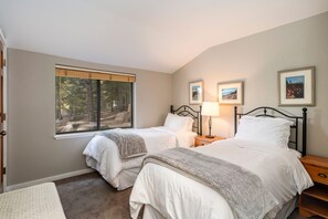 House, 4 Bedrooms | 4 bedrooms, individually decorated, individually furnished