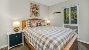 Unclassified image, 5 of 20, button - Skylandia Escape by Tahoe Mountain Properties (Tahoe City)