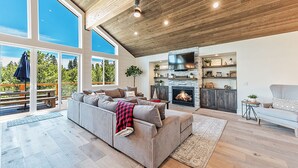 House, 4 Bedrooms | Living room - Dreams and Streams by Tahoe Mountain Properties (Truckee)