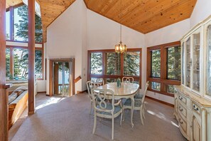 House, 3 Bedrooms | Dining room