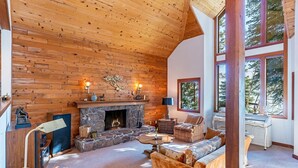 Interior - Tahoe Classic by Tahoe Mountain Properties (Tahoe City)