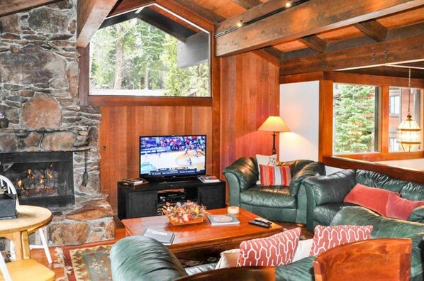 Condo, 3 Bedrooms | Living room | TV - Tahoe Taverns 101 by Tahoe Mountain Properties (Tahoe City)