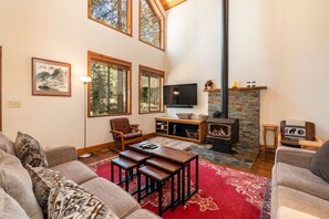 House, 2 Bedrooms | Living area