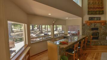 House, 4 Bedrooms | Dapur peribadi
