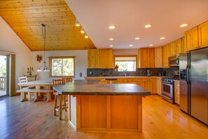 Casa, 3 habitaciones | Cocina privada