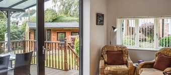 Luxury Private Annexe & Hot Tub Set Within Gardens With Summer House