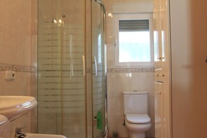 Dusche, Handtücher, Seife, Shampoo