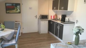 Kühlschrank, Ofen, Toaster